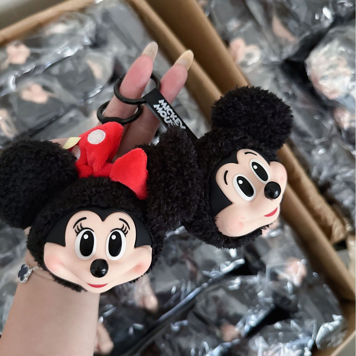 Mickey Minnie Plush Doll Keych - огляд і ціна Home Decor Statue